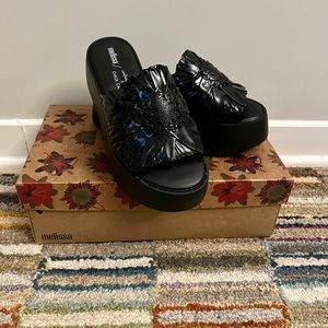 BRAND NEW Melissa x Isabela Capeto Floral Platform Slides, US 6